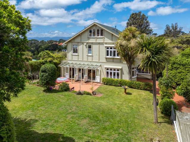 QUARTER ACRE DREAM IN THE CITY!