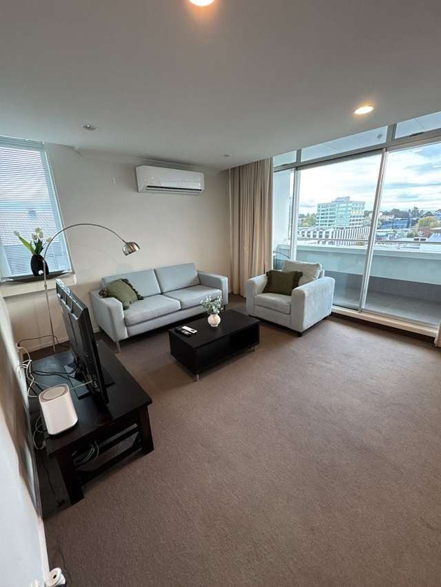 Fully Furnished 2BR Apt in Hamilton Central