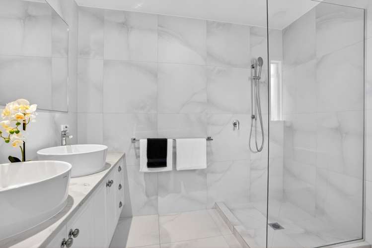 2/15 Saltburn Road Milford_12