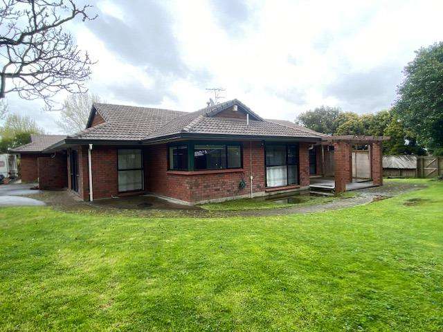Botany 4 bedrooms and 2 bathroom lifestyle property
