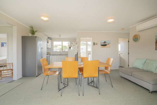 23 Hawk Hill Crescent Cooks Beach_3