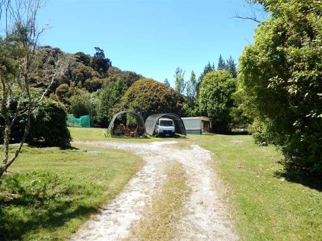 86 Pine Tree Road Kaniere_3