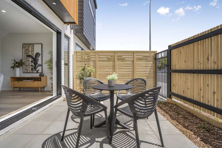 2/90 Knights Road Woburn_17