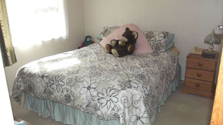 2/35 Beach Road Pahurehure_7