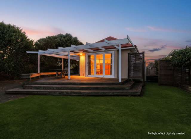 SPACIOUS FOUR BEDROOMS & MASSIVE GARAGE