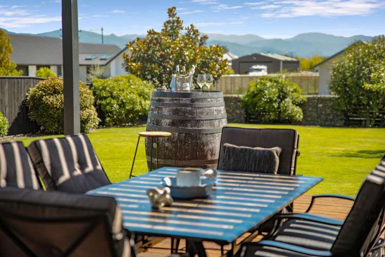 33 Birchwood Avenue Burleigh_11