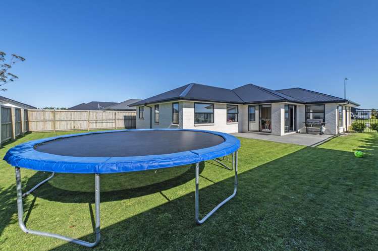 197 Faringdon Boulevard Rolleston_26