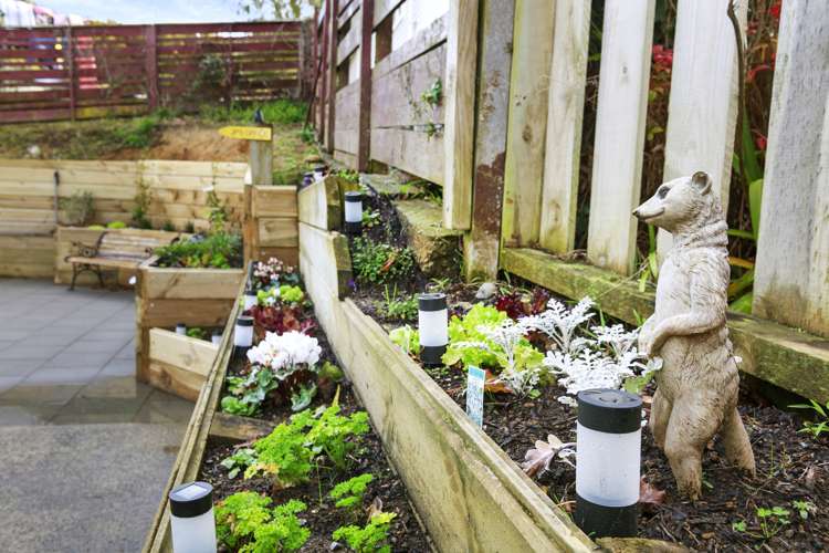 74 Kiwi Crescent Tawa_13