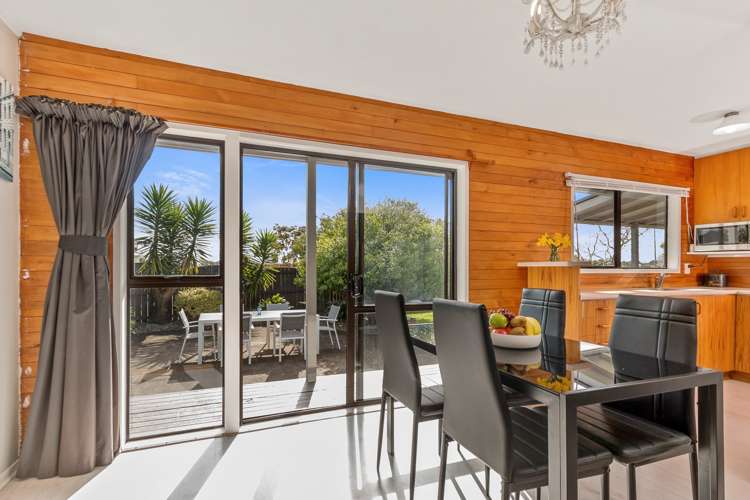 2 Bradbury Road Botany Downs_7