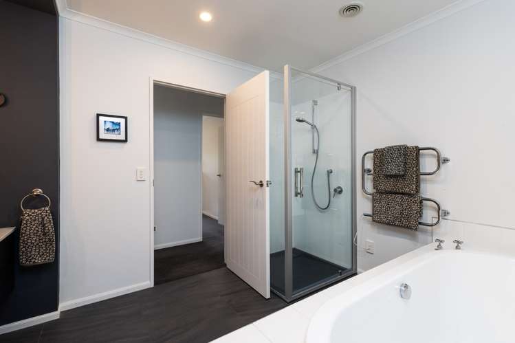 2 Aratia Way Richmond_17