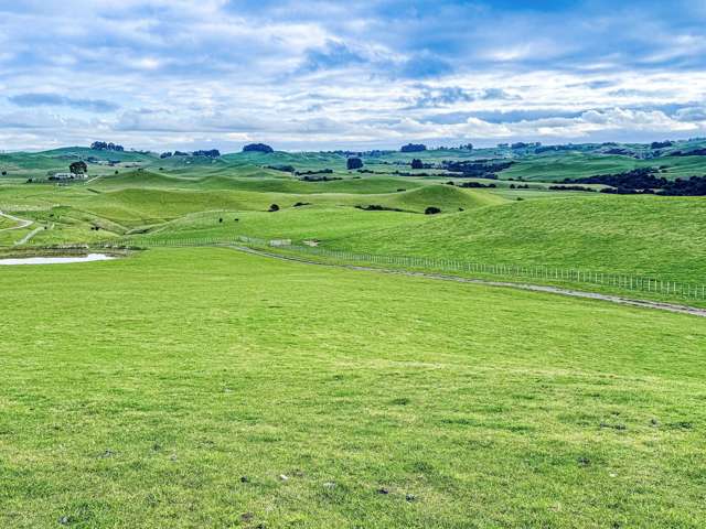 Quality finishing land with subdivision potential