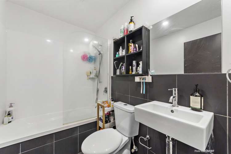 5h/1 Hanson Street Mount Cook_10