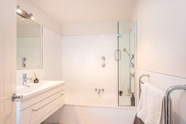 33A McDougall Avenue St Albans_8