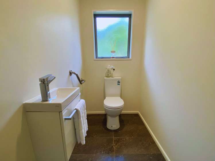 5 Main Road Redcliffs_12