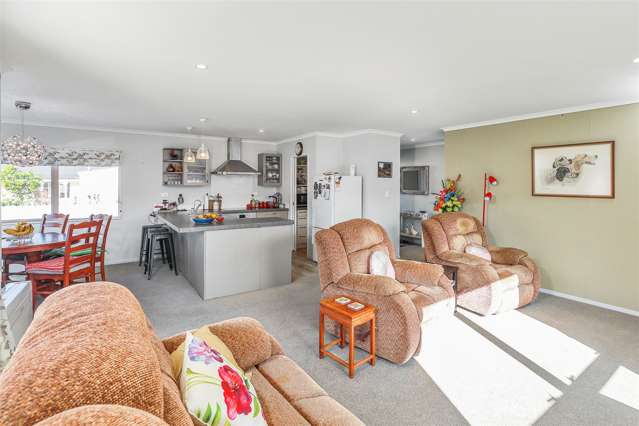 304a Queen Sh25 Street Thames_3