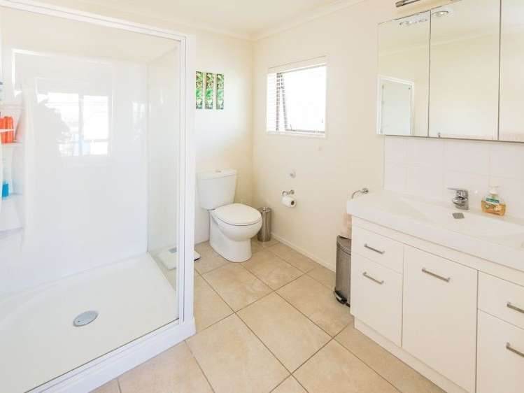 6 Lithgow Drive Otamatea_11