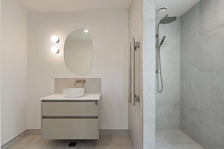 2/2 Woodstock Road Fairfield_16