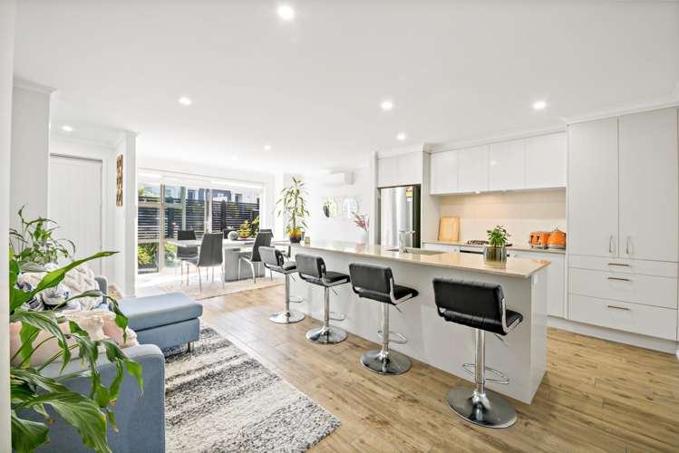 72 Karepiro Drive_5
