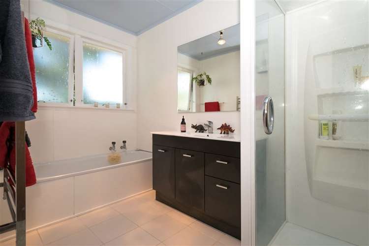 25 Newbourne Crescent Redwoodtown_15