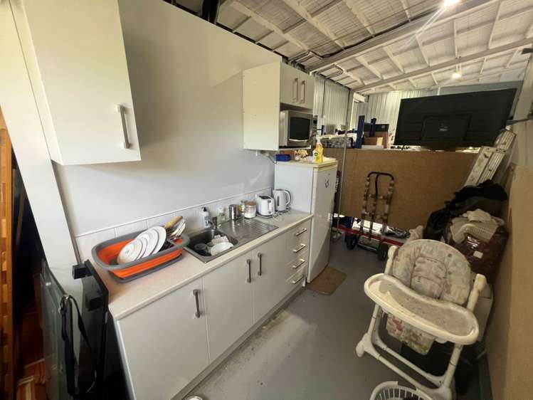 Unit 2/253 State Highway 10 Cable Bay_11