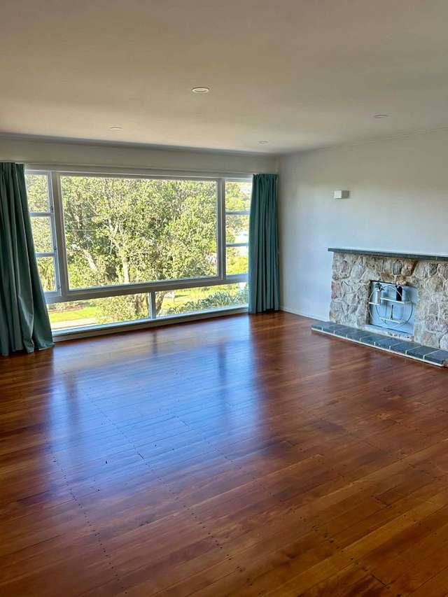 105 Churchill Drive Crofton Downs_4