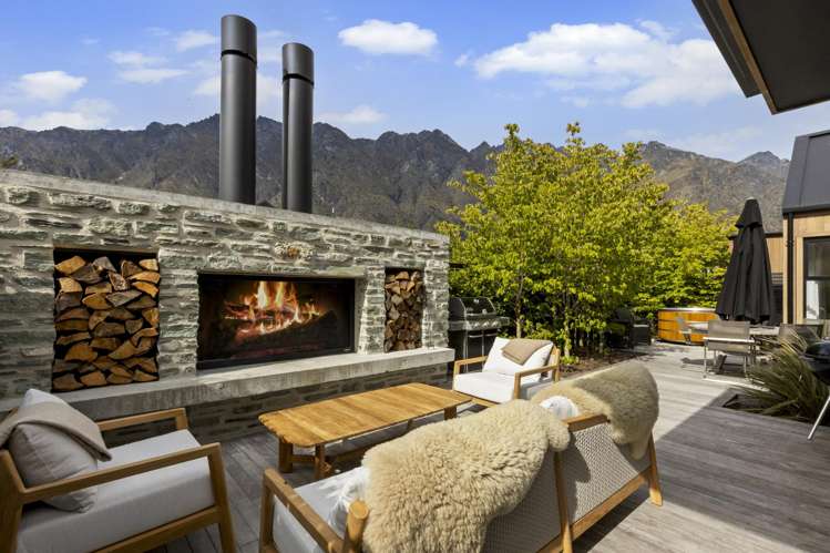 31 Falconer Rise Jacks Point_11