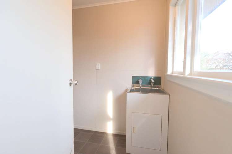 146 Edinburgh Crescent Waikiwi_19