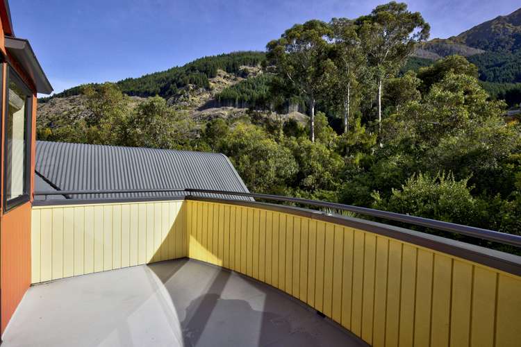 79 Arawata Terrace Fernhill/Sunshine Bay_11