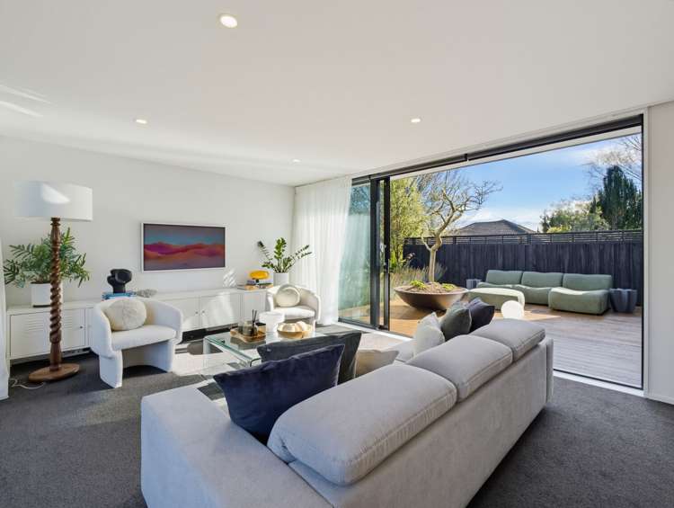 275 Hills Road_4