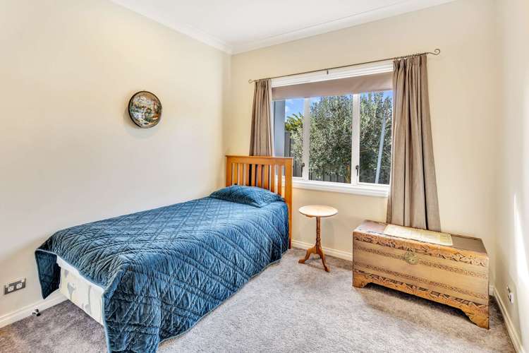 28 Delta Mews Place Clive_14