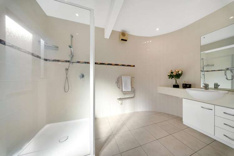 10 Janome Place Bucklands Beach_22