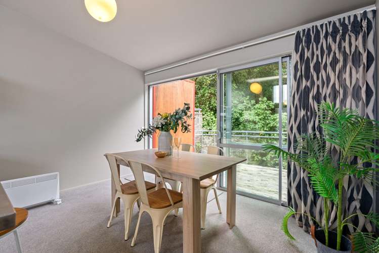 16/2 Onslow Road Khandallah_11