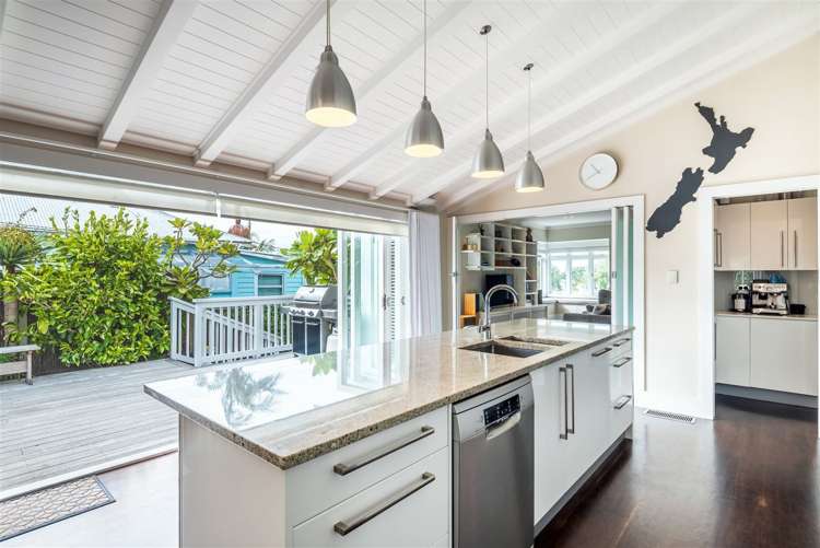 30 Old Lake Road Narrow Neck_8