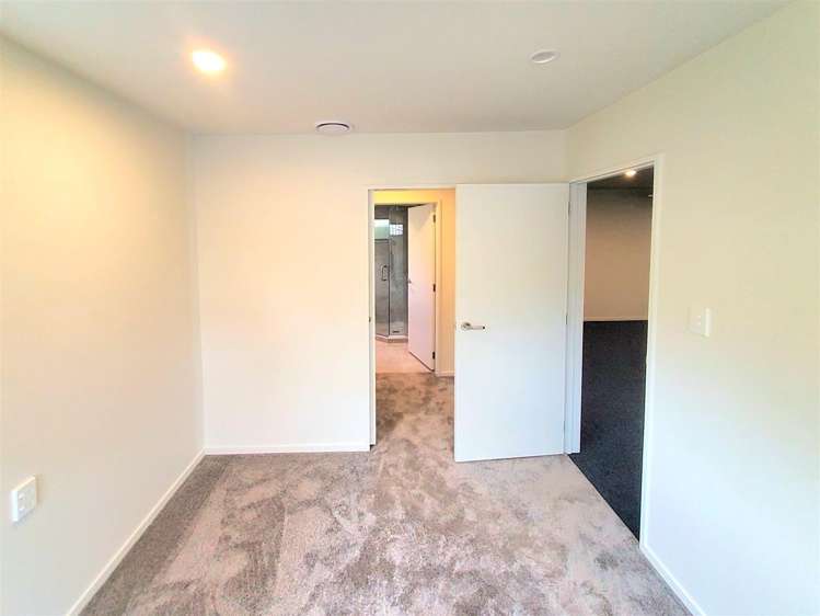 6 & 8 Timo Way Flat Bush_15