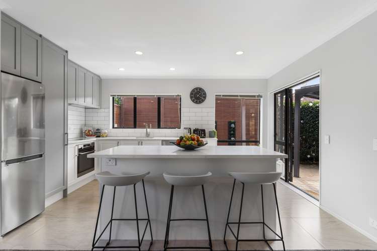 2/39 Oliver Street Point Chevalier_6