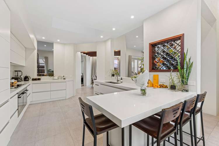 233 Kingsbury Avenue_0