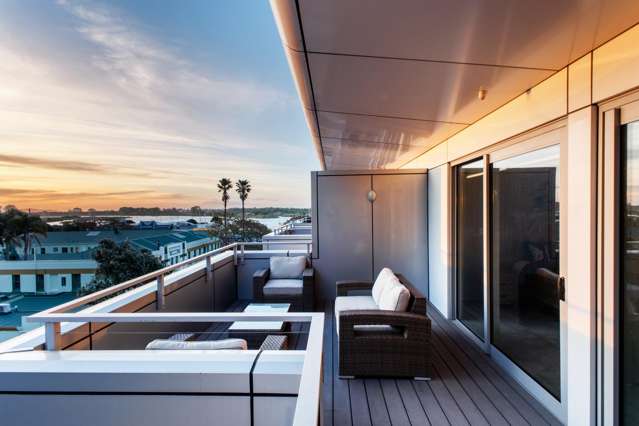 Generous, Modern, Immaculate, Quayside Perfection