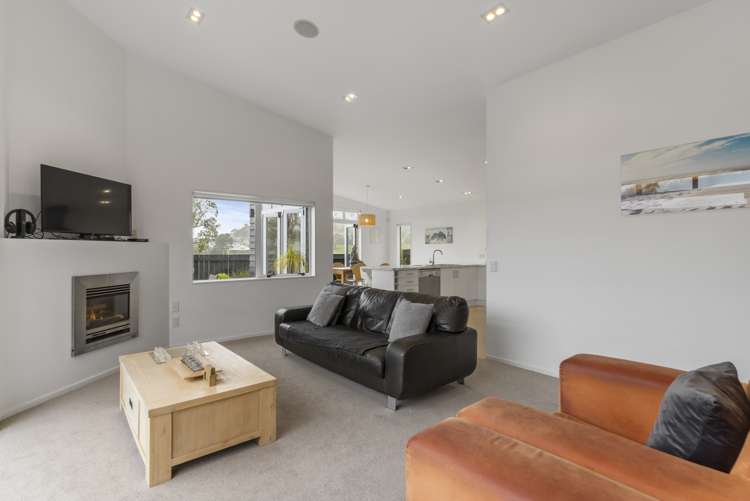 11a William Bayes Place Red Beach_12