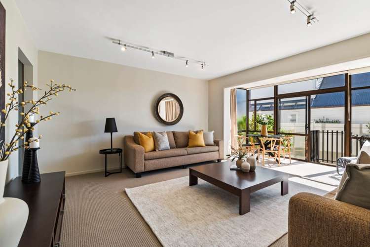 3/221 Hurstmere Road Takapuna_3