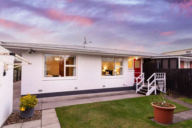 2/4 Lansbury Avenue Strowan_19
