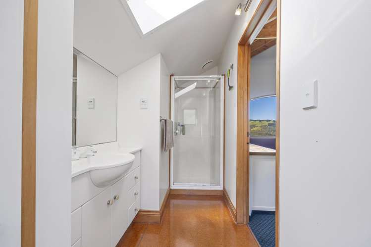 67 Manapouri St Ravensbourne_13