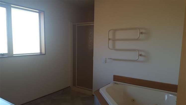 582 Lower Sefton Road Sefton_14