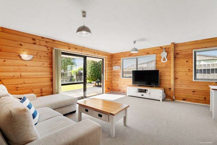 2/70 Carnoustie Drive Wattle Downs_13