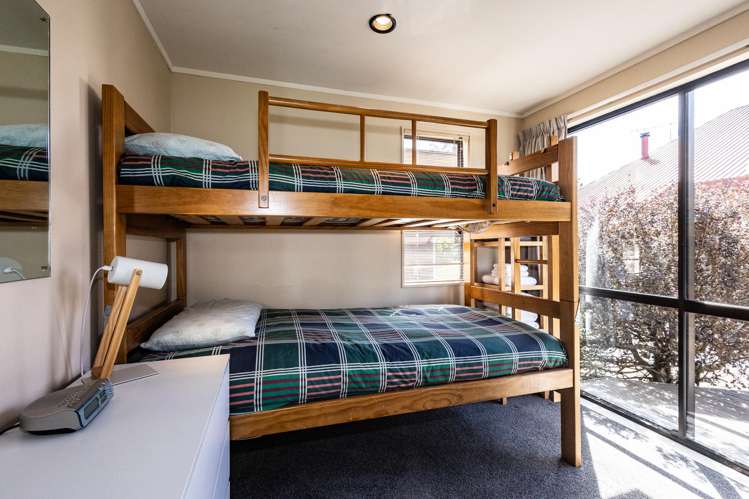 14 Tawa Street Ohakune_13