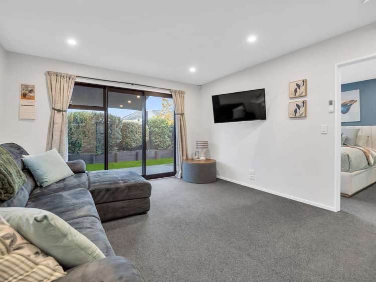 99 Faringdon Boulevard Rolleston_1