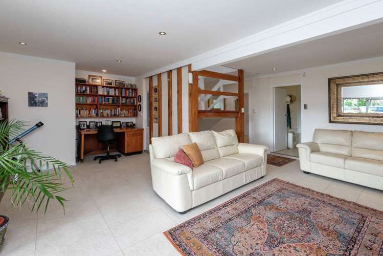 44 Colmar Road Mellons Bay_24