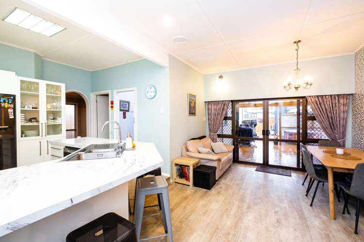 1407 Caroline Road Mayfair_9