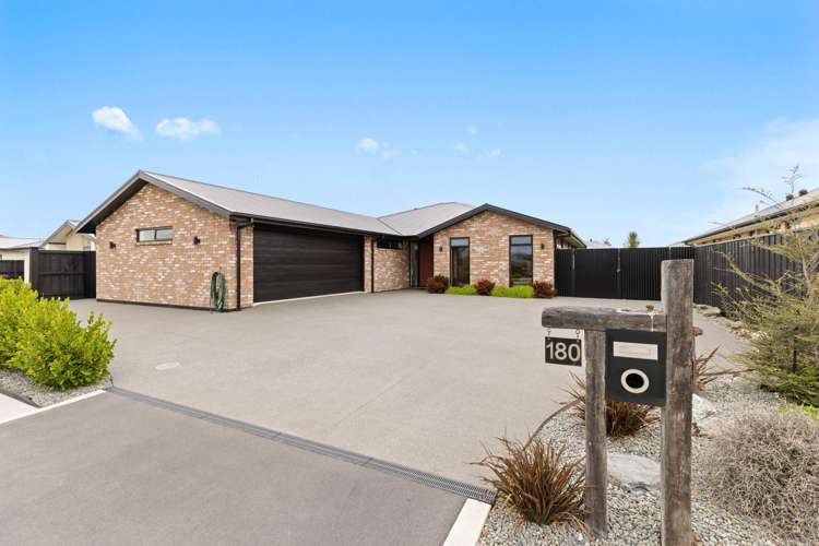 180 Faringdon Boulevard Rolleston_22