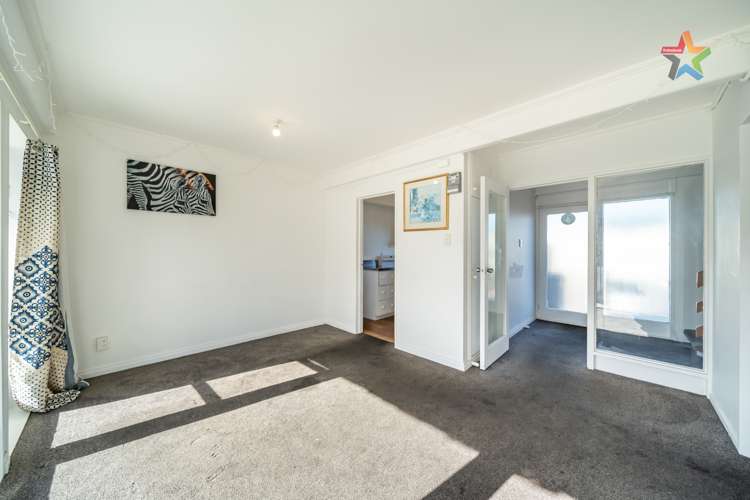 8/19 Britannia Street Petone_1