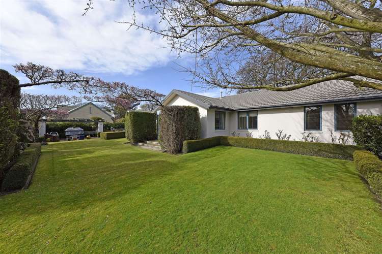 27 Acorn Close Waltham_22